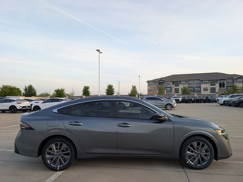New 2026 Nissan Sentra SL FWD image 3