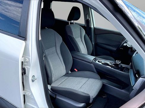 Used 2022 Nissan Rogue S AWD/4WD image 7