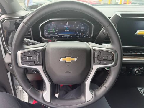 Used 2025 Chevrolet Silverado 1500 LT AWD/4WD image 15