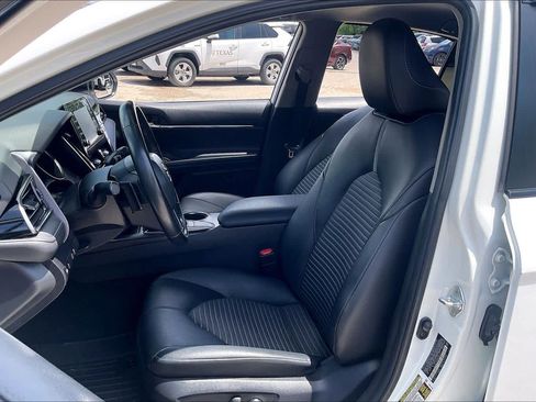 Used 2023 Toyota Camry SE FWD image 8