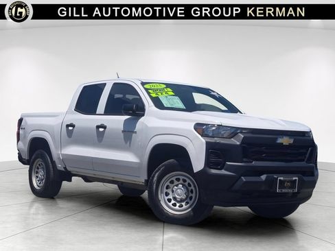 Used 2025 Chevrolet Colorado W/T AWD/4WD image 2