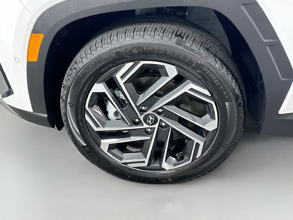 Certified 2025 Hyundai Tucson Limited AWD/4WD image 32