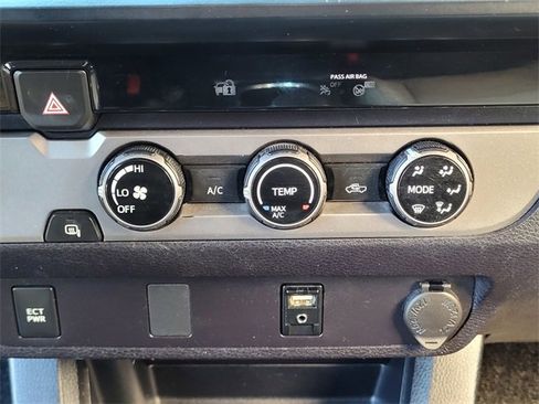 Certified 2018 Toyota Tacoma SR image 25