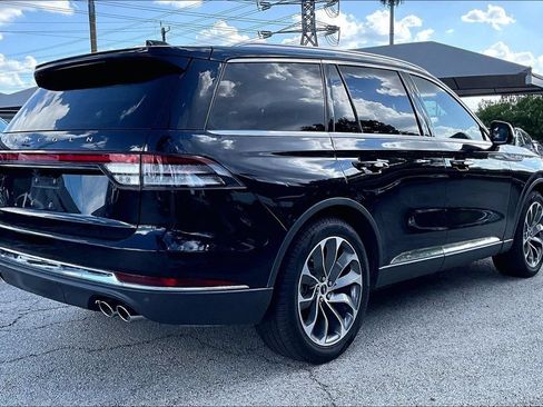 Used 2025 Lincoln Aviator Reserve w/ Luxury Package RWD image 8