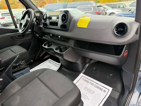 Used 2019 Mercedes-Benz Sprinter 144 image 34