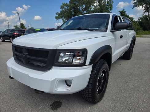 Used 2011 Dodge Dakota Big Horn w/ Trailer Tow Group AWD/4WD image 1