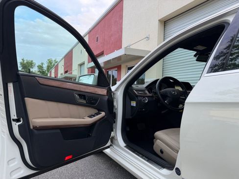 Used 2011 Mercedes-Benz E 350 Sedan image 79