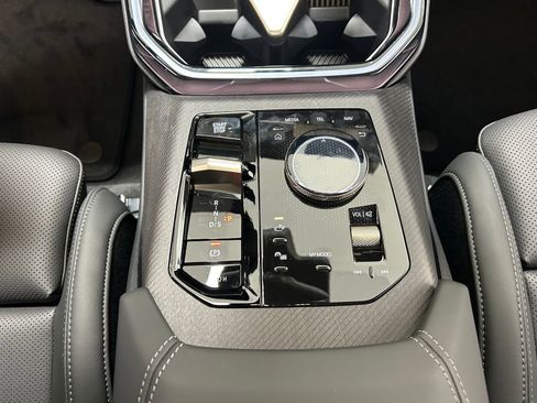 Used 2025 BMW X3 xDrive30i w/ Convenience Package image 7