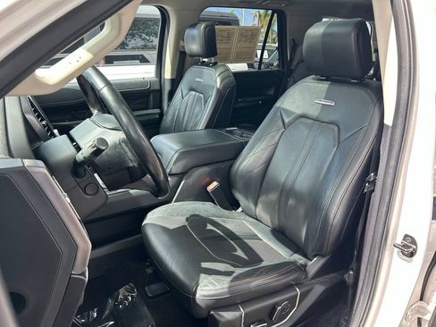 Used 2019 Ford Expedition Platinum RWD image 20