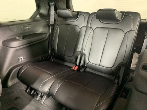 New 2025 Jeep Grand Cherokee L Limited image 16