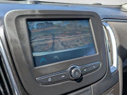 Used 2018 Chevrolet Malibu LT FWD image 14