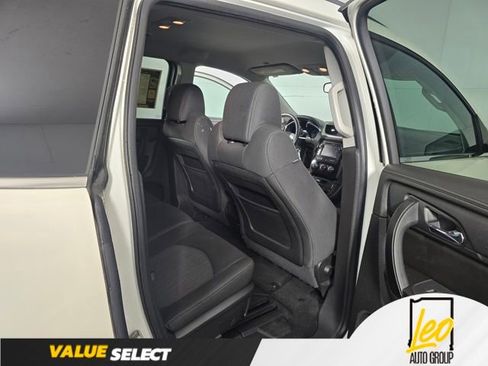 Used 2015 Chevrolet Traverse LT FWD image 16