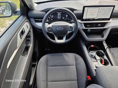 New 2026 Ford Explorer Active RWD image 15