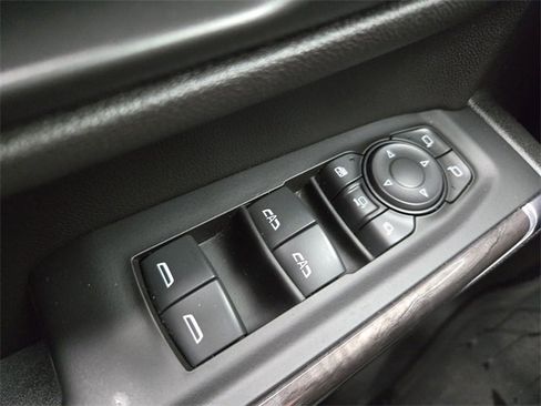 Used 2022 Chevrolet Silverado 2500 LTZ w/ LTZ Convenience Package image 34