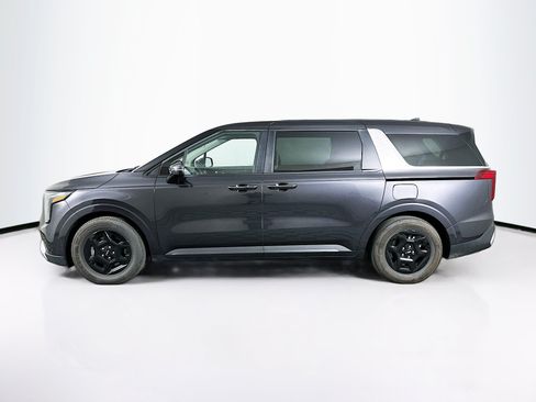 Used 2026 Kia Carnival FWD image 4