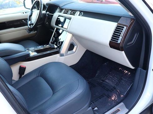 Used 2019 Land Rover Range Rover HSE image 12