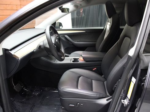 Used 2023 Tesla Model Y Long Range image 26