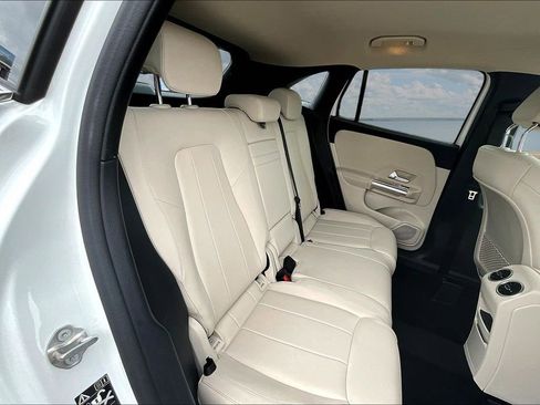 Used 2022 Mercedes-Benz GLA 250 4MATIC w/ Premium Package Lite image 24