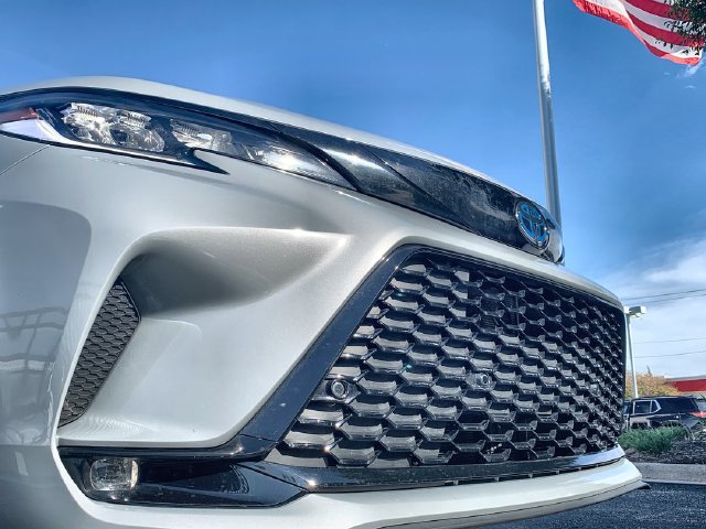 Certified 2025 Toyota Sienna XSE w/ XSE Premium Package AWD/4WD image 45