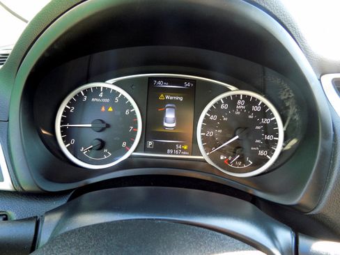 Used 2016 Nissan Sentra SV image 18