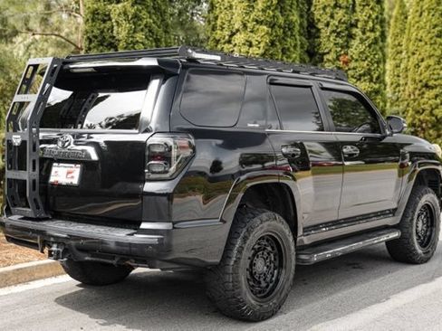 Used 2018 Toyota 4Runner Limited AWD/4WD image 17