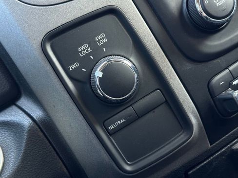 Used 2016 RAM 2500 Tradesman w/ Chrome Appearance Group image 29