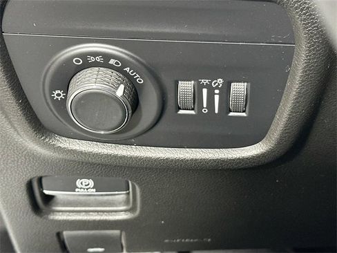 Used 2023 Jeep Grand Cherokee L Laredo image 24