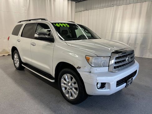 Used 2010 Toyota Sequoia Platinum AWD/4WD image 3