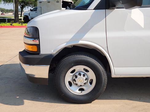 New 2025 Chevrolet Express 2500 w/ Driver Convenience Package image 8