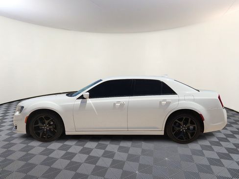 Used 2023 Chrysler 300 Touring L w/ Comfort Group RWD image 2
