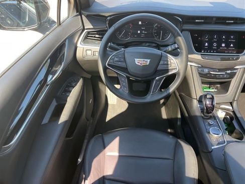 Used 2025 Cadillac XT5 Premium Luxury image 32