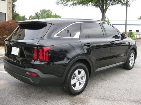 Used 2021 Kia Sorento LX FWD image 7