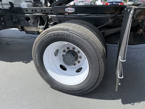 Used 2023 Ford F450 XLT w/ XLT Value Package AWD/4WD image 8