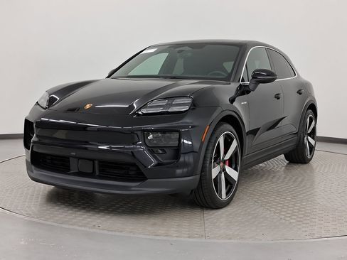 Used 2025 Porsche Macan 4S Electric AWD/4WD image 1