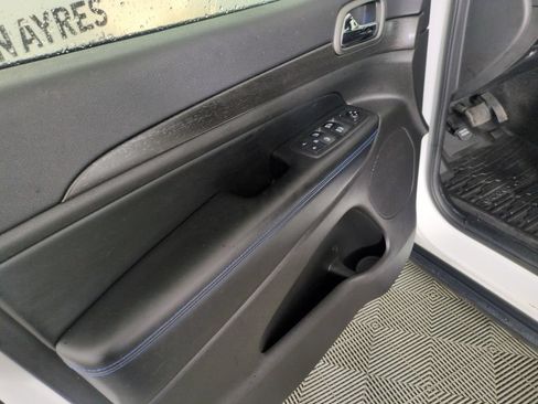 Used 2018 Jeep Grand Cherokee Laredo AWD/4WD image 11