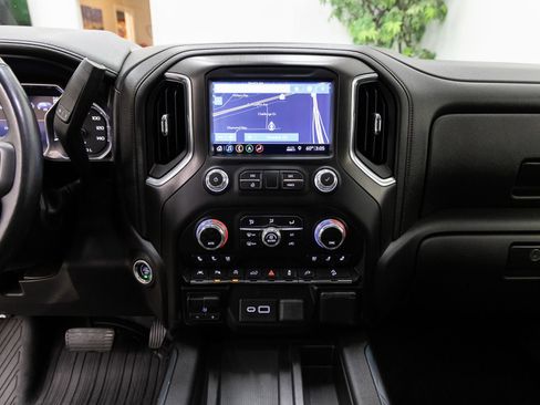 Used 2019 GMC Sierra 1500 AT4 w/ AT4 Premium Package image 11