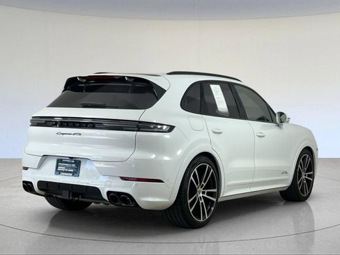 Used 2026 Porsche Cayenne GTS AWD/4WD image 8