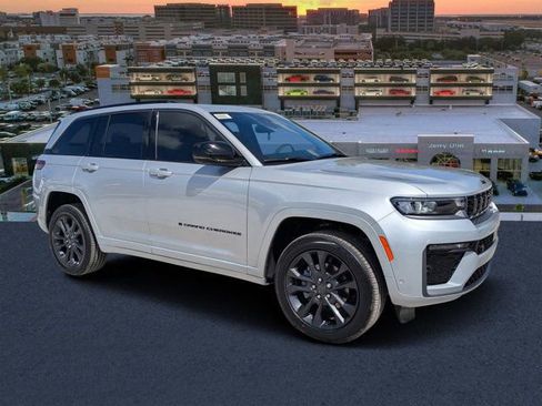 New 2026 Jeep Grand Cherokee Limited AWD/4WD image 1