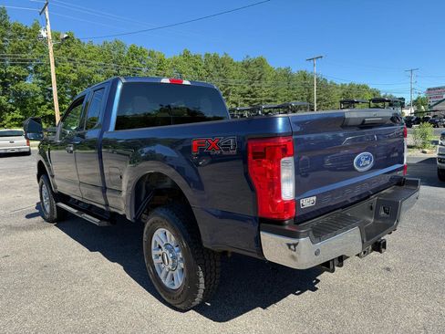 Used 2017 Ford F250 XLT w/ XLT Value Package AWD/4WD image 8