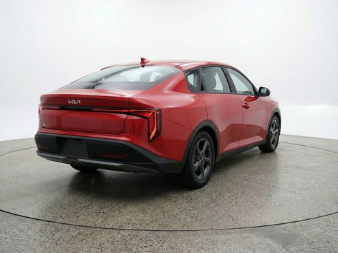 Used 2025 Kia K4 LXS image 9