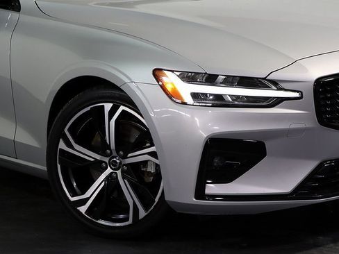 Used 2024 Volvo S60 B5 Core image 8