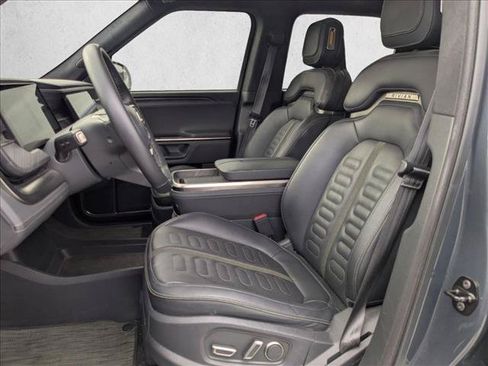 Used 2023 Rivian R1T Adventure AWD/4WD image 12