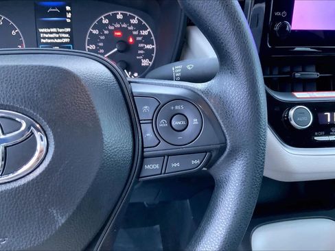 Used 2025 Toyota Corolla LE w/ Convenience Package image 24