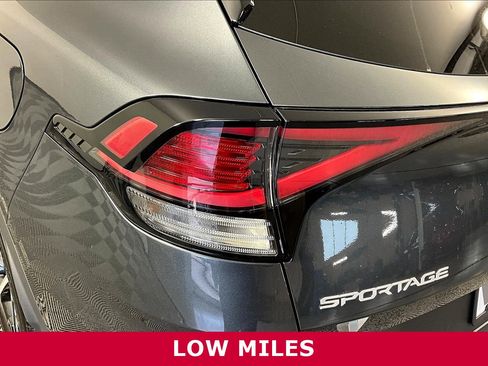 Used 2025 Kia Sportage EX image 24