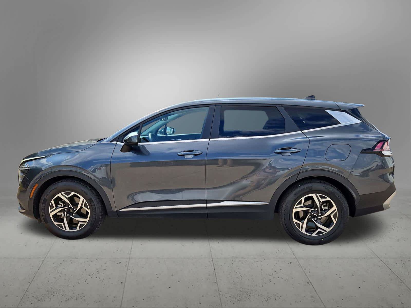 Used 2024 Kia Sportage LX FWD image 3