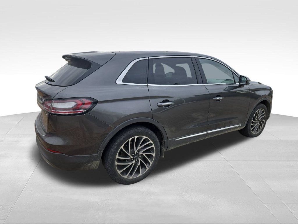 Used 2019 Lincoln Nautilus Reserve AWD/4WD image 5