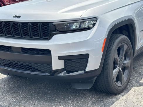 Used 2023 Jeep Grand Cherokee L Laredo AWD/4WD image 8