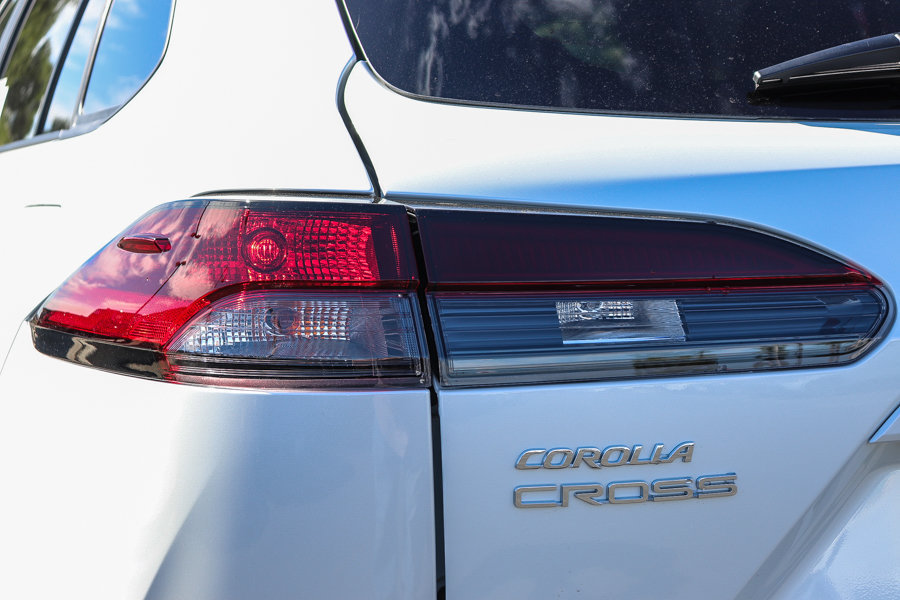 New 2026 Toyota Corolla Cross LE w/ Moonroof Package FWD image 9