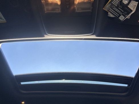 Used 2016 Dodge Challenger R/T Scat Pack w/ Leather Interior Group image 12