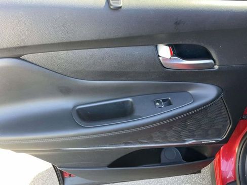 Used 2023 Hyundai Santa Fe SEL w/ Premium Package image 11